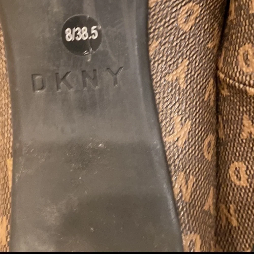 EUC DKNY Pointed Toe With Logo Heels, Size 8 / 38.5 Euro Brown with bow - Picture 13 of 14
